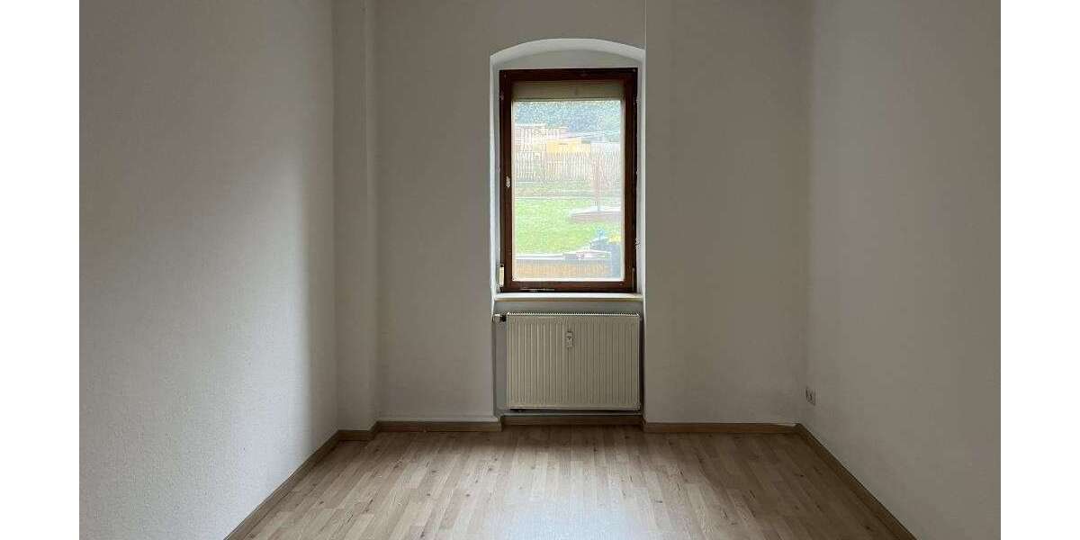 Etagenwohnung Roßwein - 2 Zimmer, 38 m&sup2;, 200&euro; | Angebot:25773451