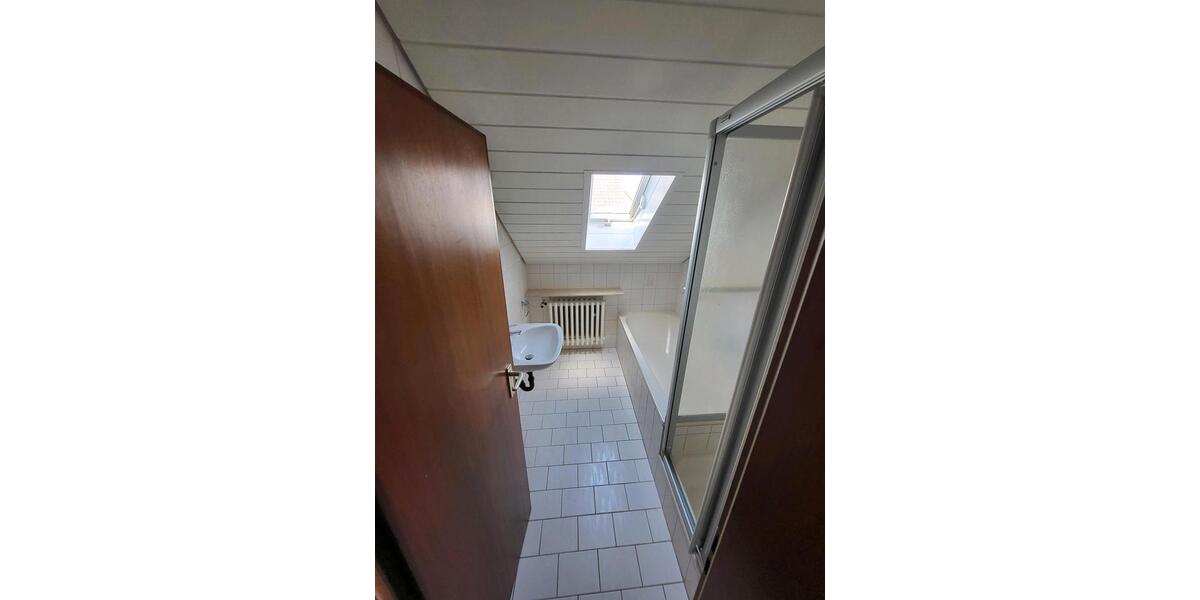 DG-Wohnung hell & gepflegt mit guter Anbindung 3 zimmer