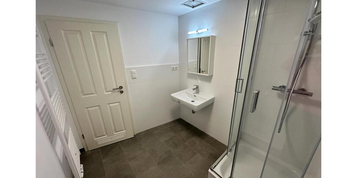Wohnen auf Zeit Esslingen am Neckar - 4 Zimmer, 90 m&sup2;, 550&euro; | Angebot:23732599