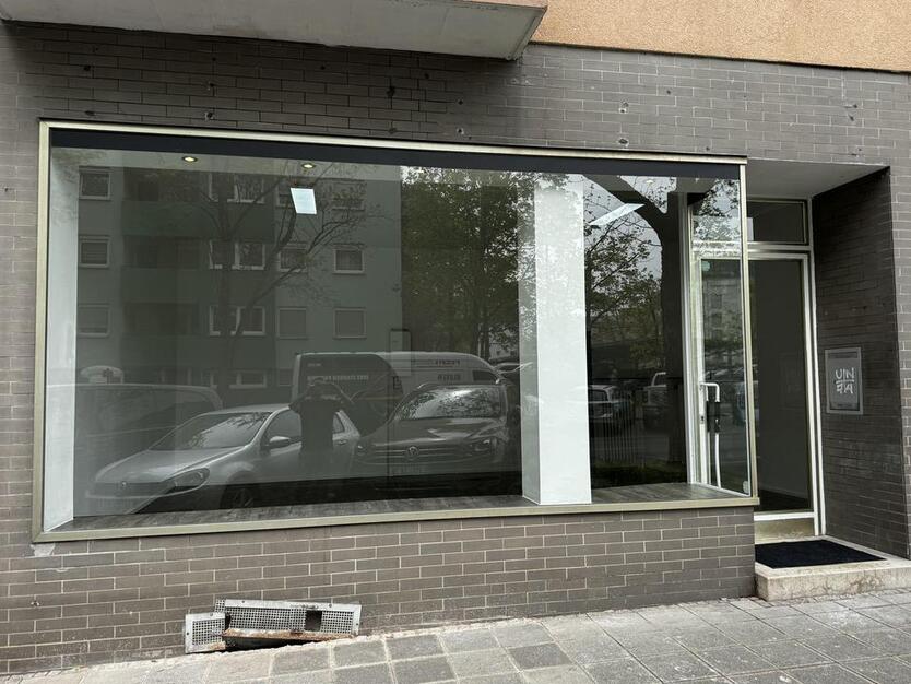 Gewerbeeinheit mit grossem Schaufenster ( Kernsaniert )
