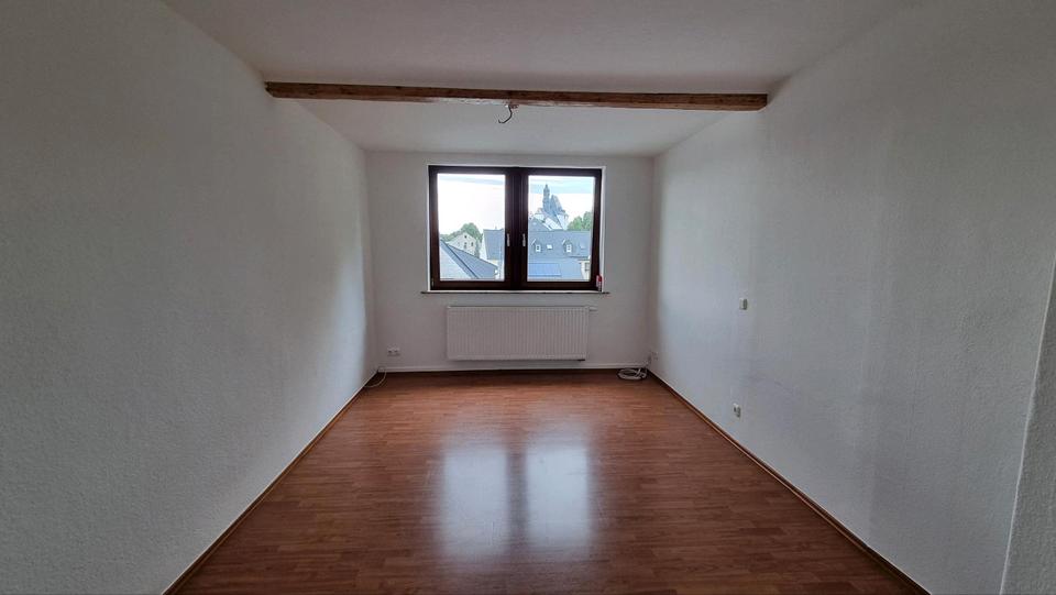Dachgeschoßwohnung Ehrenfriedersdorf - 3 Zimmer, 93 m&sup2;, 675&euro; | Angebot:25021708