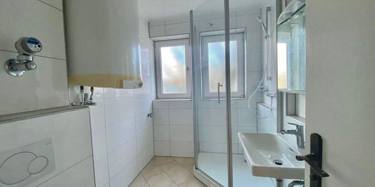 Etagenwohnung Coburg - 3 Zimmer, 92 m&sup2;, 690&euro; | Angebot:25697909