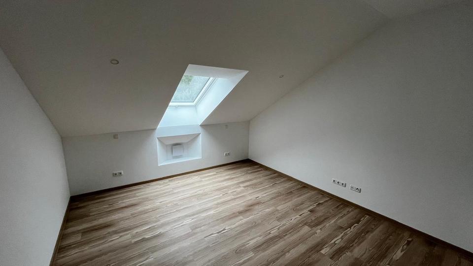 Dachgeschoßwohnung Ruderting - 2 Zimmer, 69 m&sup2;, 690&euro; | Angebot:24532061