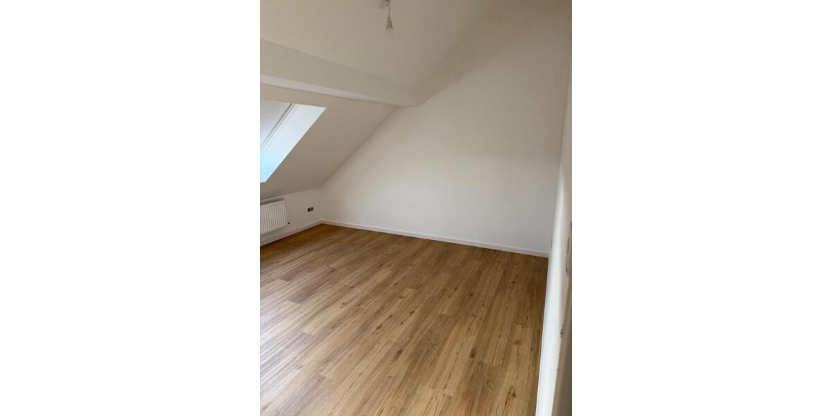 Dachgeschoßwohnung Einhausen - 3 Zimmer, 130 m&sup2;, 1.290&euro; | Angebot:25056867