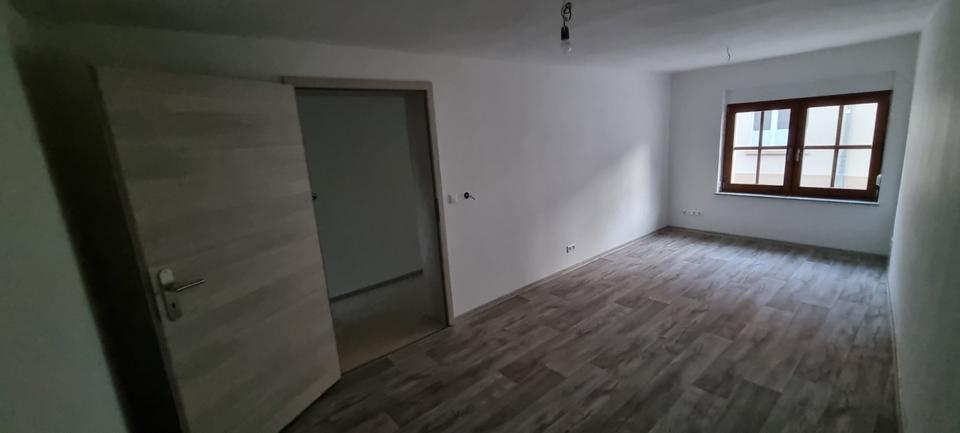 Erdgeschosswohnung mit Innenhof + Fußbodenheizung im Stadtzentrum 2 zimmer