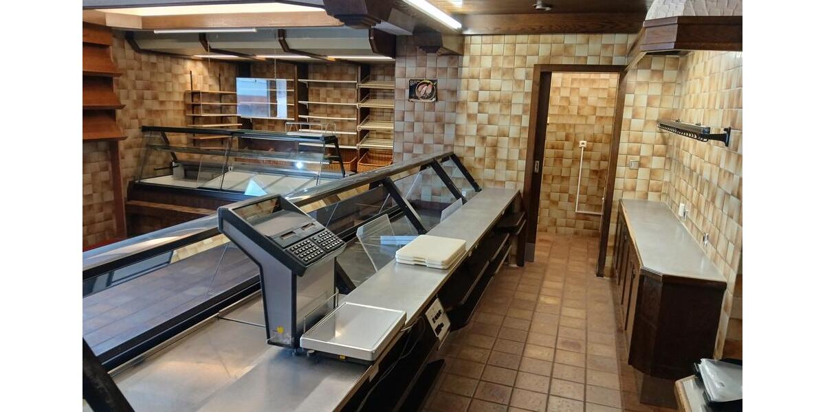 Vielseitiges Ladenlokal mit Theken, Kühl- und Lagerraum in Nonnweiler zimmer