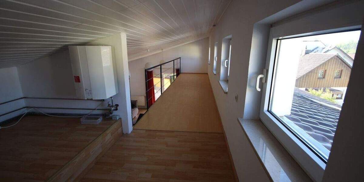 Etagenwohnung Landshut Achdorf - 3 Zimmer, 90 m&sup2;, 990&euro; | Angebot:25745417