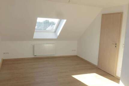 Wohnung Mülsen - 3 Zimmer, 74 m&sup2;, 525&euro; | Angebot:25520109