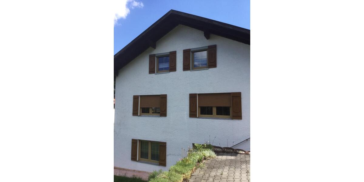 Etagenwohnung Runding - 8 Zimmer, 200 m&sup2;, 850&euro; | Angebot:26478249