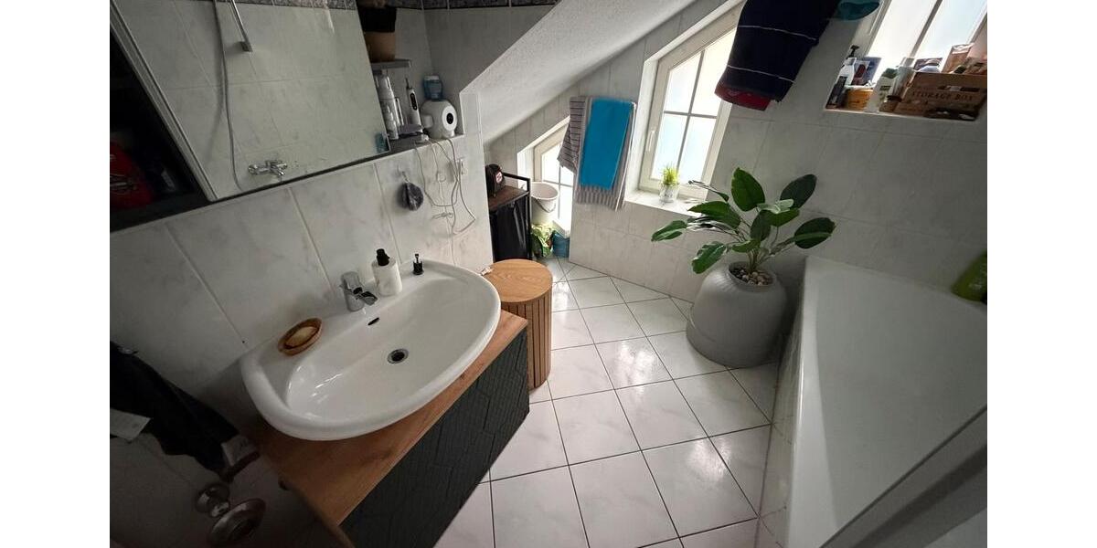 Erdgeschoßwohnung Bad Salzungen - 3 Zimmer, 99 m&sup2;, 990&euro; | Angebot:26669596