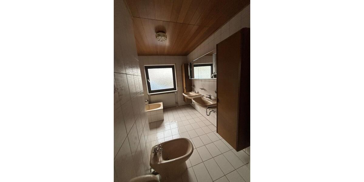 Erdgeschoßwohnung Grünberg - 4 Zimmer, 140 m&sup2;, 1.150&euro; | Angebot:24652497