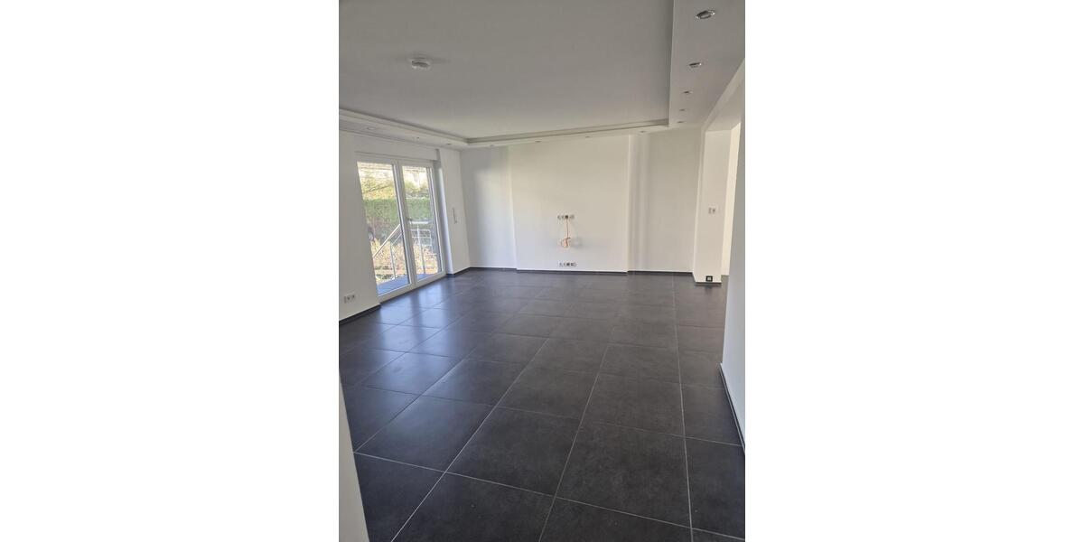 Erdgeschoßwohnung Bergisch Gladbach Gronau - 3 Zimmer, 92 m&sup2;, 1.200&euro; | Angebot:24432105