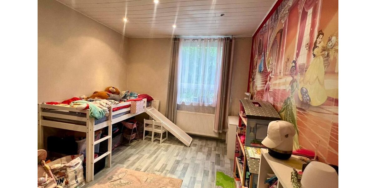 Etagenwohnung Detmold - 4 Zimmer, 129 m&sup2;, 1.150&euro; | Angebot:26386958
