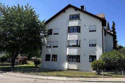 Charmante 2,5 Zimmer Wohnung in begehrter Wohnlage inkl. Küche, Balkon und TG-Stellplatz 2 zimmer