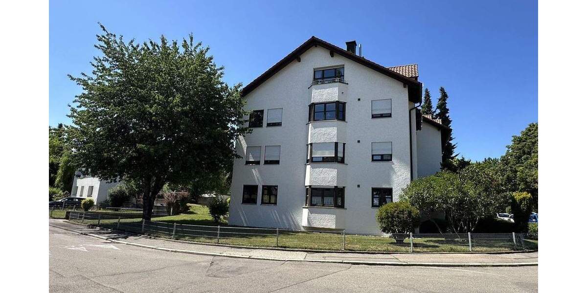 Charmante 2,5 Zimmer Wohnung in begehrter Wohnlage inkl. Küche, Balkon und TG-Stellplatz 2 zimmer