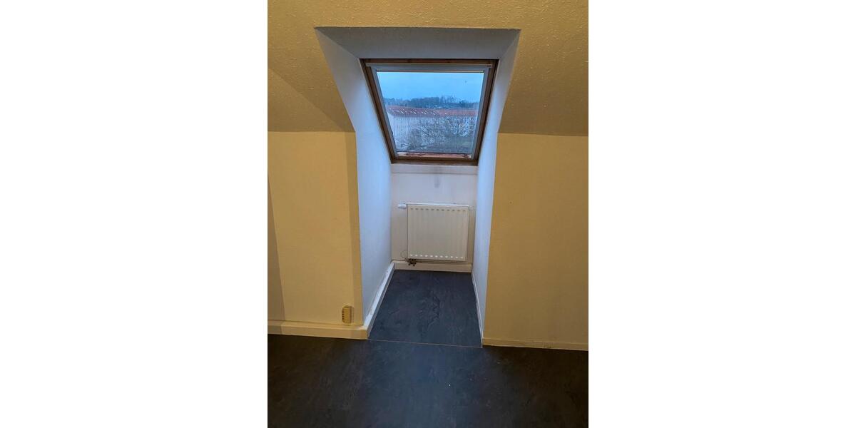 Dachgeschoßwohnung Eisenhüttenstadt - 1 Zimmer, 34 m&sup2;, 340&euro; | Angebot:24714583