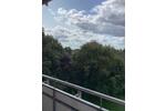 Willkommen Zuhause: renovierte 2-Zimmer-Wohnung mit Balkon zimmer