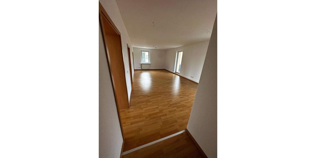 Etagenwohnung Merseburg Kötzschen - 5 Zimmer, 127 m&sup2;, 889&euro; | Angebot:26217767