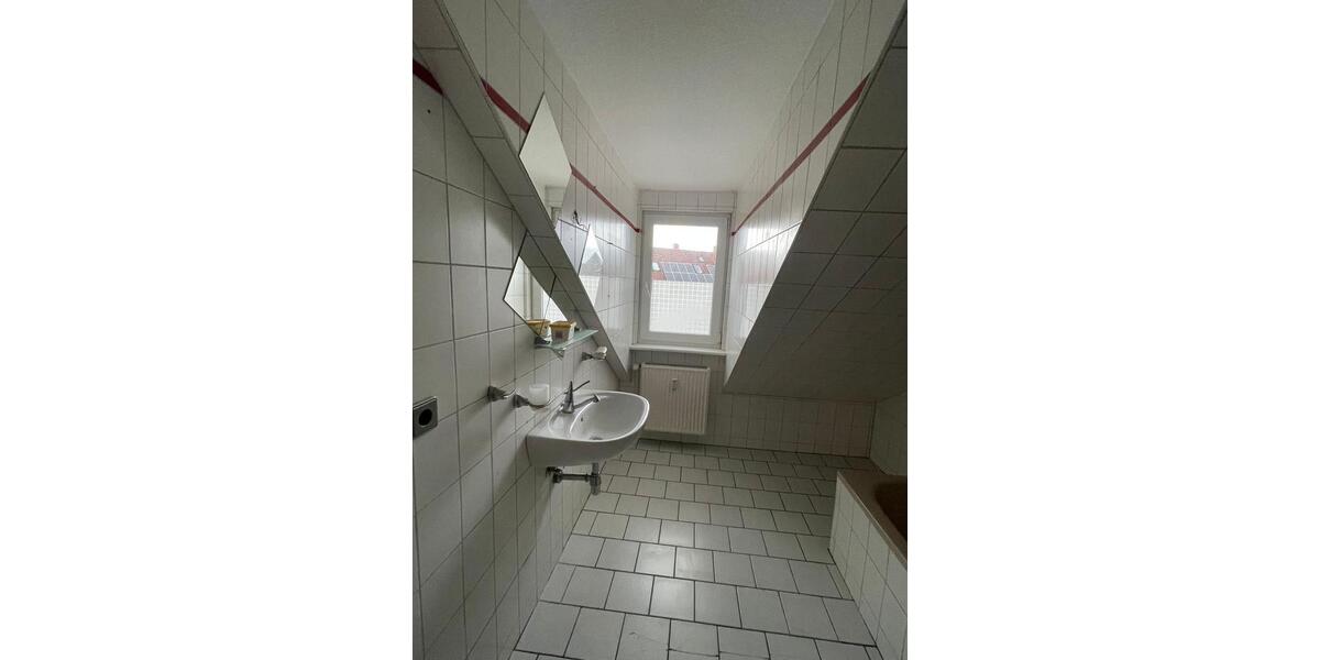 Dachgeschoßwohnung Cölbe - 3 Zimmer, 62 m&sup2;, 800&euro; | Angebot:26223337