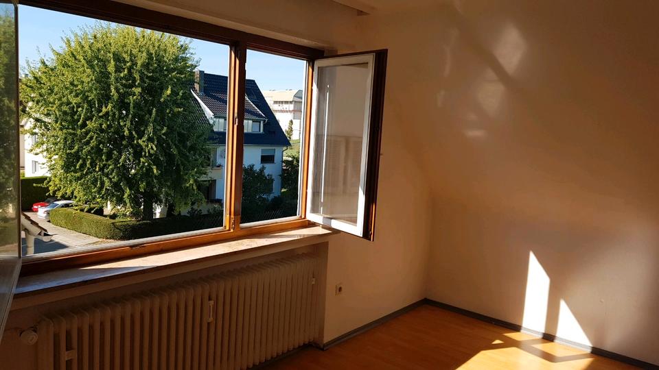 Dachgeschoßwohnung Stuttgart Neuwirtshaus - 1 Zimmer, 23 m&sup2;, 370&euro; | Angebot:25099180