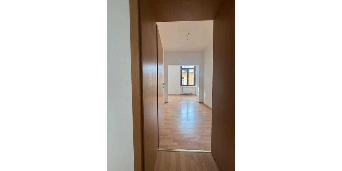 Etagenwohnung Altenburg - 5 Zimmer, 106 m&sup2;, 636&euro; | Angebot:25999857