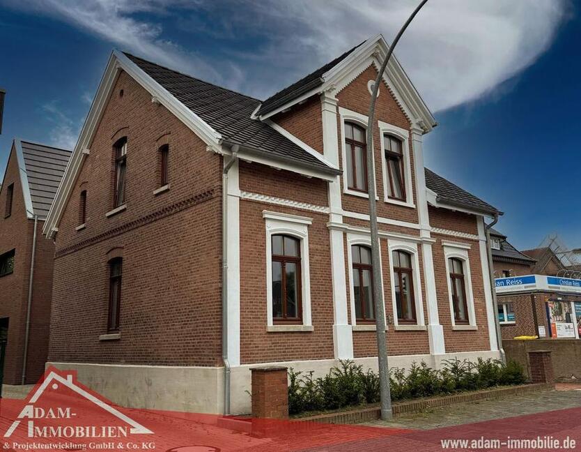 Historischer Altbau mit modernem Flair: Büro und BetriebsleiterWohnung auf zwei Etagen, kernsaniert, energetisch auf KfW70