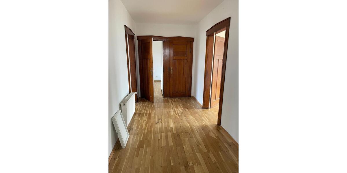 Etagenwohnung Eisenach - 5 Zimmer, 127 m&sup2;, 850&euro; | Angebot:25964646