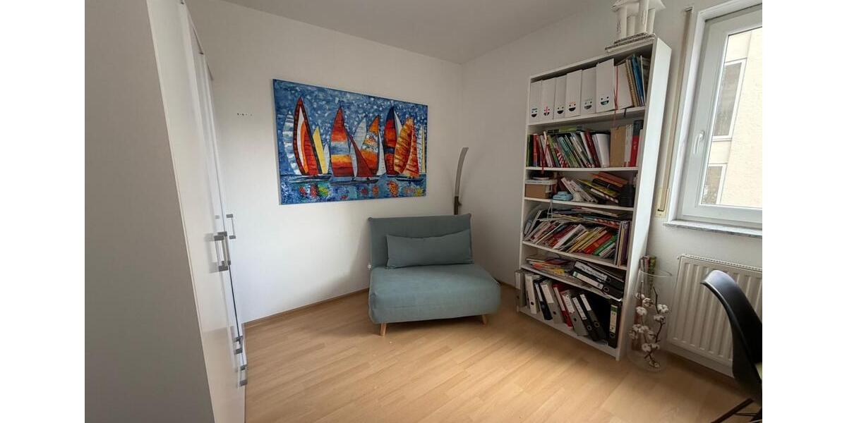 Schöne, helle 3-Zimmer-Wohnung mit Balkon in zentraler Lage 3 zimmer