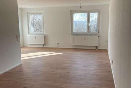 Wohnung Apolda - 3 Zimmer, 75 m&sup2;, 595&euro; | Angebot:27251498