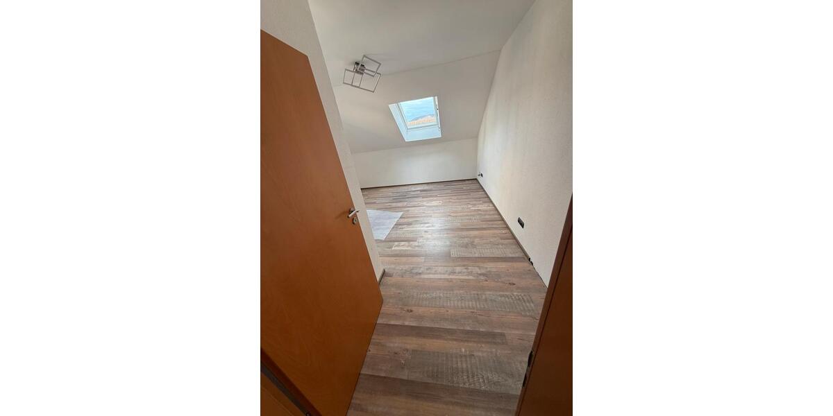 Dachgeschoßwohnung Geislingen an der Steige - 3 Zimmer, 77 m&sup2;, 850&euro; | Angebot:25945538