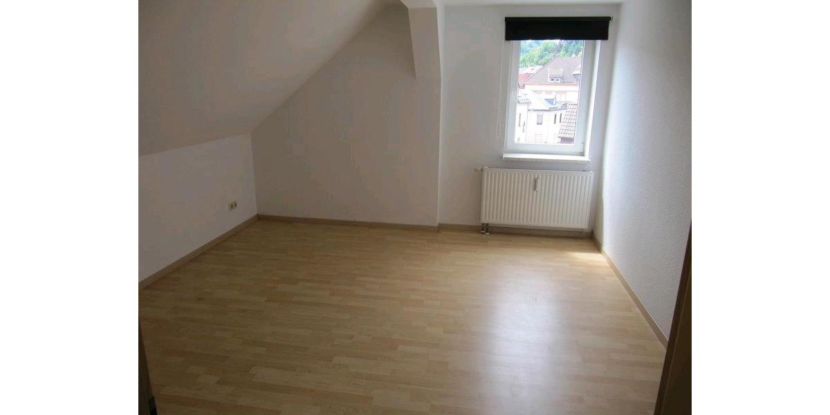 Dachgeschoßwohnung Schönheide - 4 Zimmer, 87 m&sup2;, 715&euro; | Angebot:26224857
