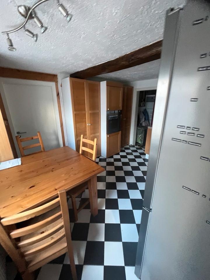 Schönes möbliertes Zimmer in ruhiger 4 wg