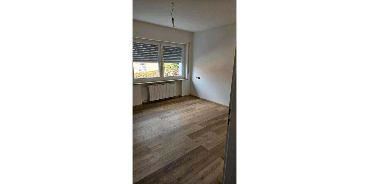 Erdgeschoßwohnung Neunkirchen - 3 Zimmer, 117 m&sup2;, 750&euro; | Angebot:26413817