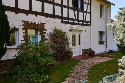 Haus Alfter - 6 Zimmer, 150 m&sup2;, 1.900&euro; | Angebot:25475527