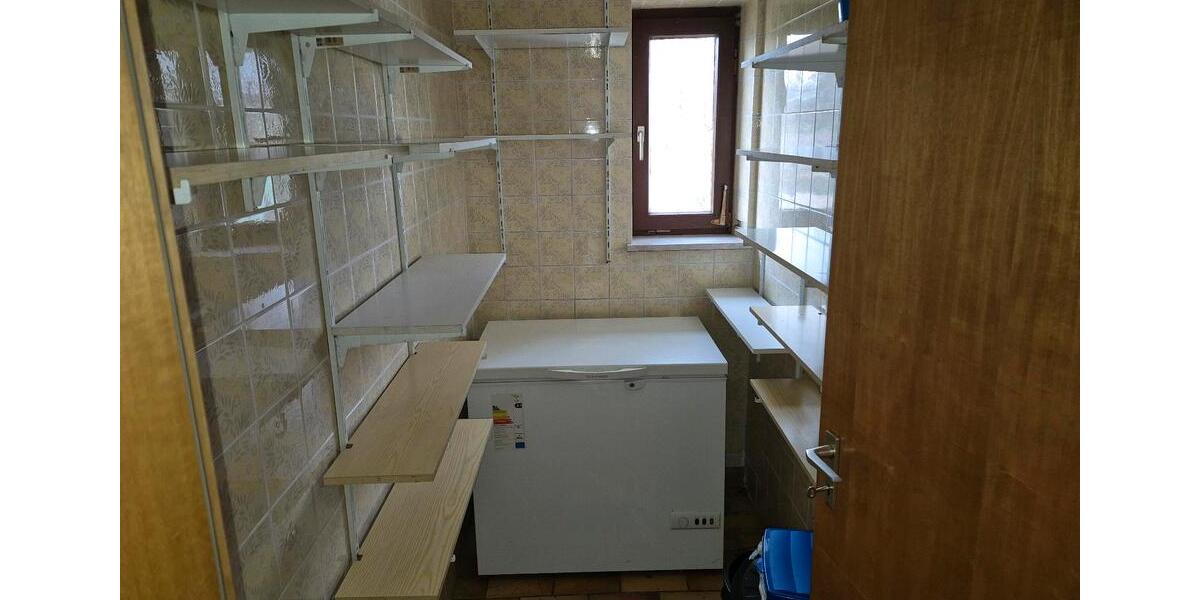 Erdgeschoßwohnung Konnersreuth - 3 Zimmer, 129 m&sup2;, 750&euro; | Angebot:25907825