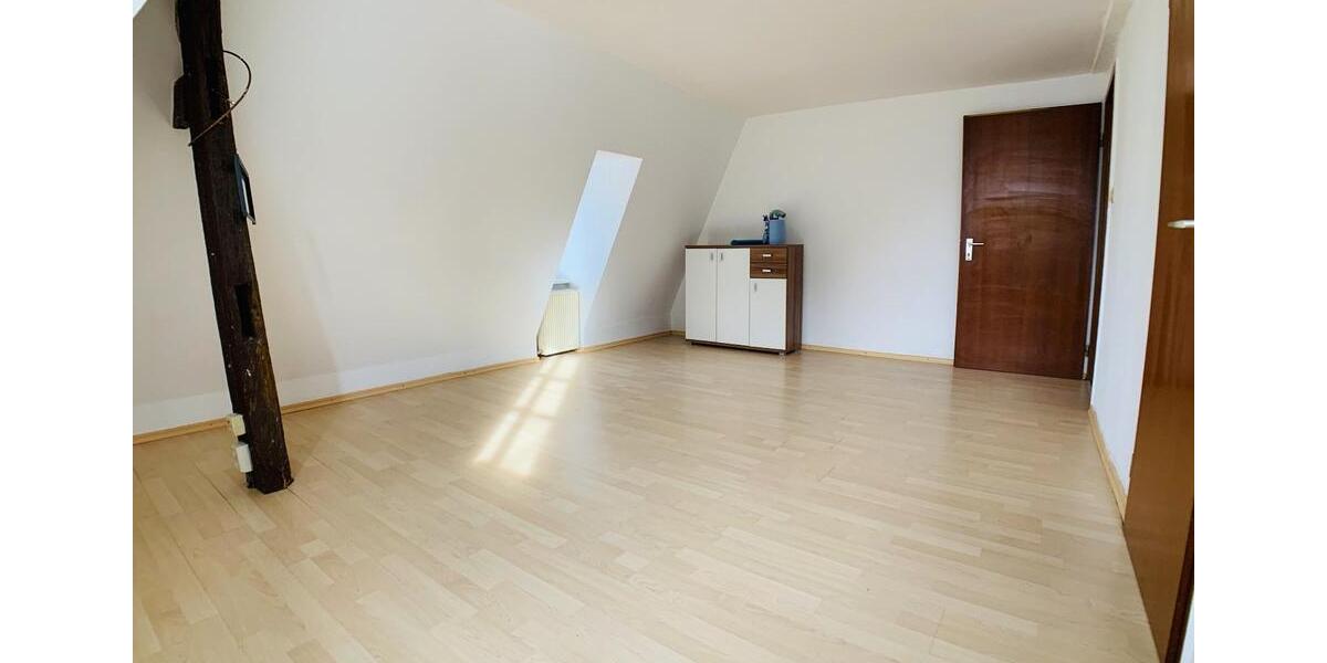 Diez gemütliche Dachgeschoss, 2 Zimmer, Küche mit Einbauküche, Bad mit Dusche 2 zimmer