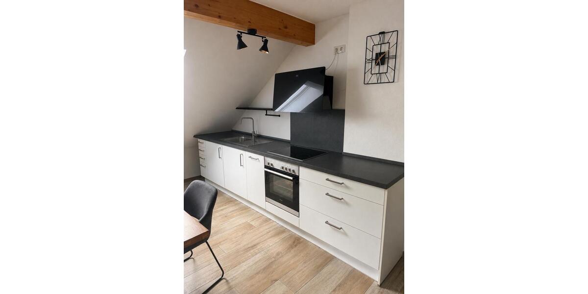 Dachgeschoßwohnung Erdweg - 2 Zimmer, 64 m&sup2;, 900&euro; | Angebot:26655538
