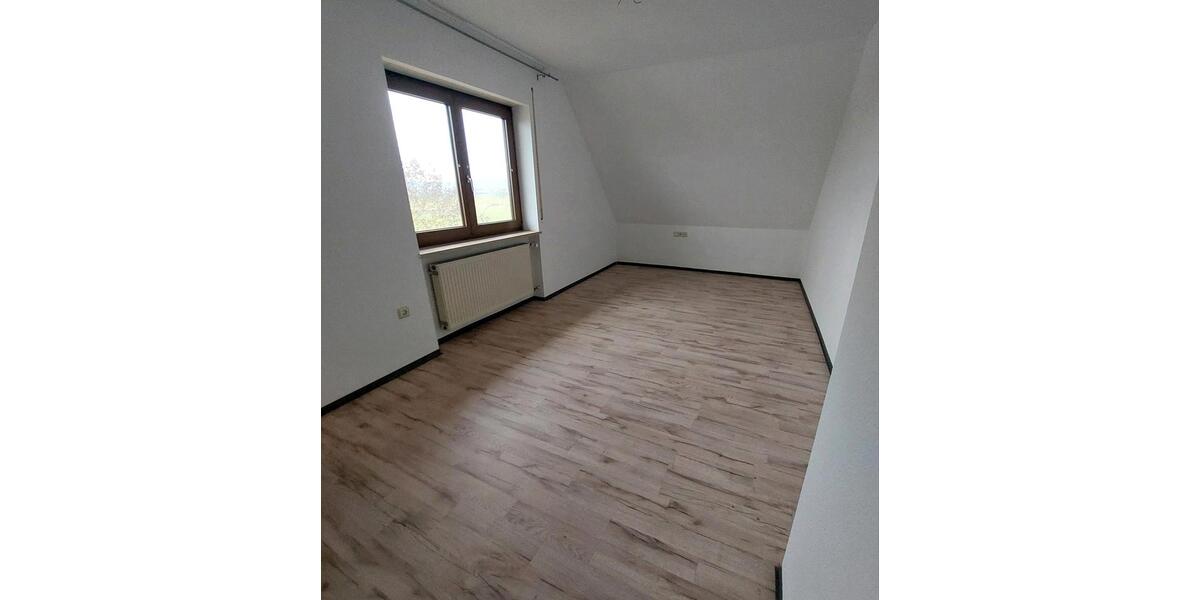 Dachgeschoßwohnung Gerolzhofen - 5 Zimmer, 939&euro; | Angebot:23555332