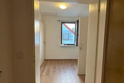 Wohnung Saarbrücken West - 3 Zimmer, 68 m&sup2;, 550&euro; | Angebot:24995929