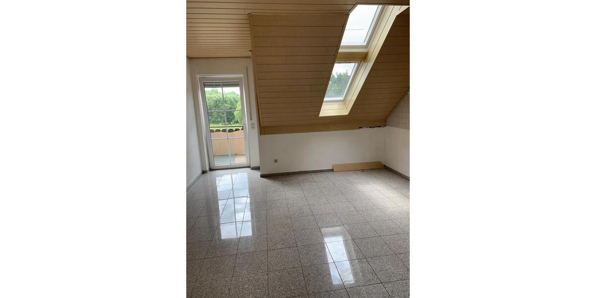 Etagenwohnung Döhlau - 4 Zimmer, 100 m&sup2;, 788&euro; | Angebot:26269088