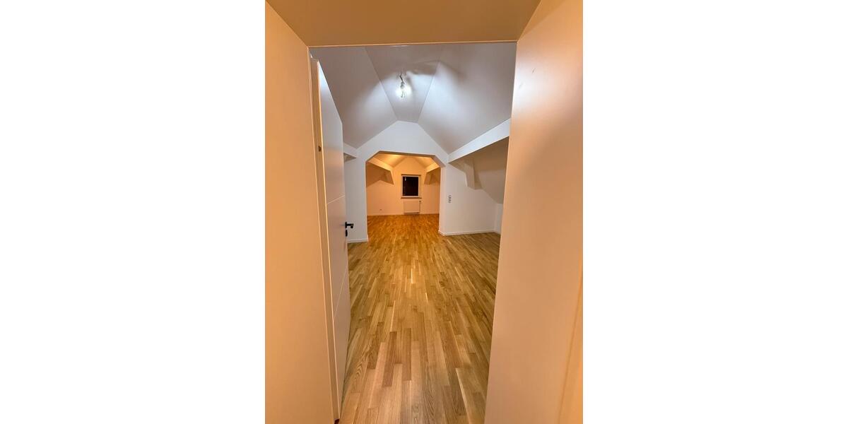 Dachgeschosswohnung zu vermieten 2 zimmer