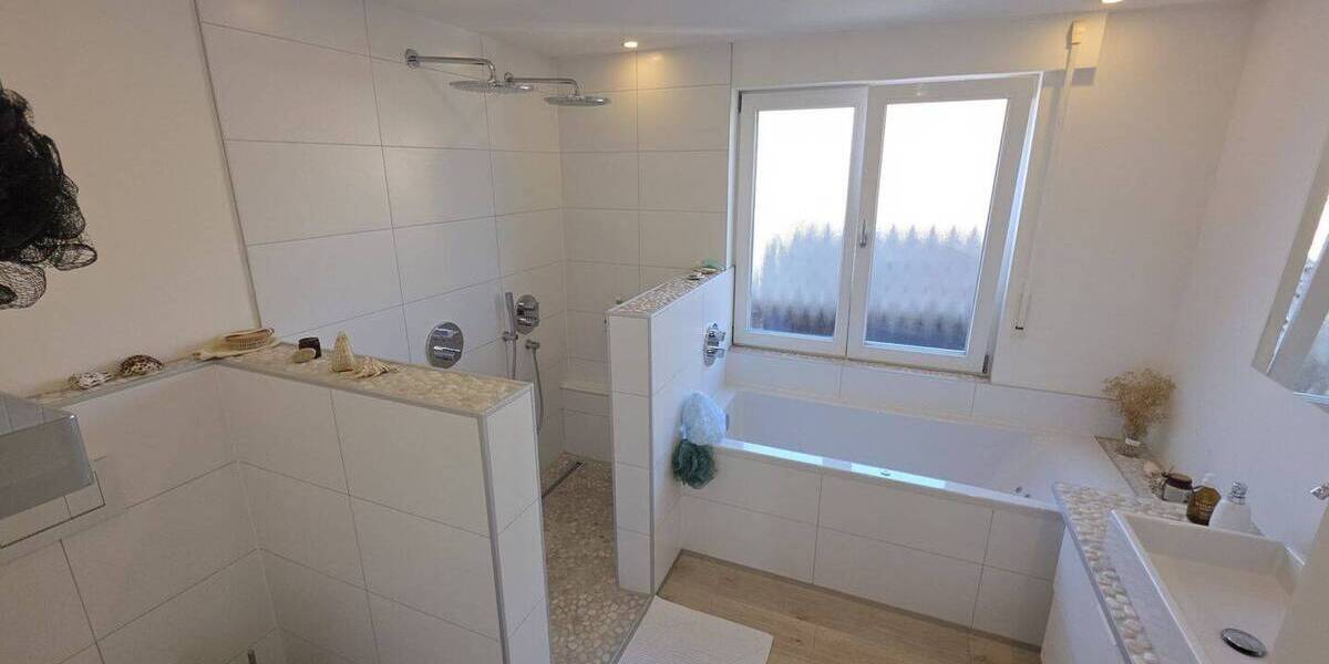 Doppelhaushälfte Kandern - 6 Zimmer, 157 m&sup2;, 2.050&euro; | Angebot:26819746