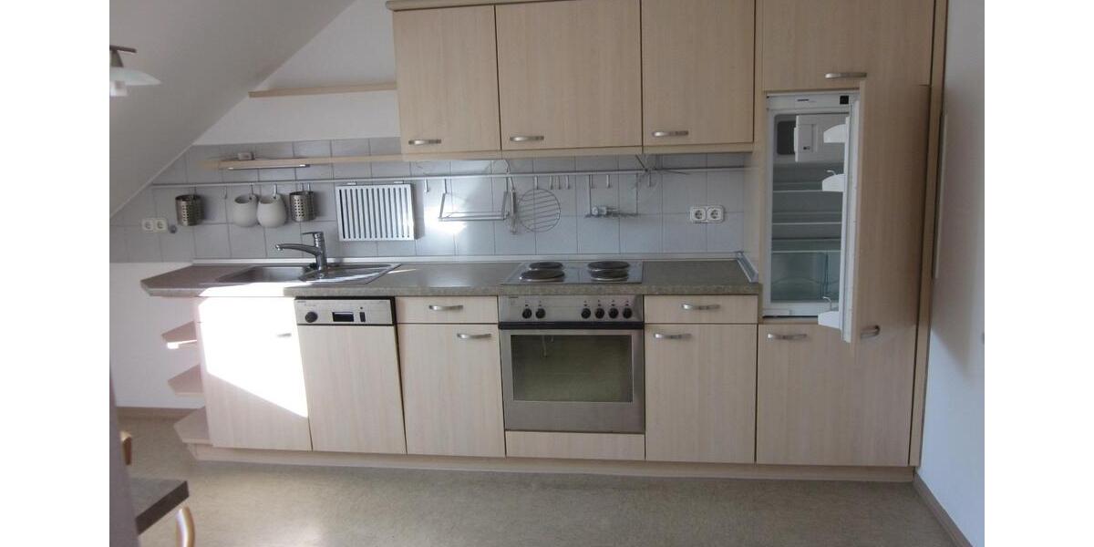 Dachgeschoßwohnung Hof Altstadt - 2 Zimmer, 73 m&sup2;, 400&euro; | Angebot:26586615