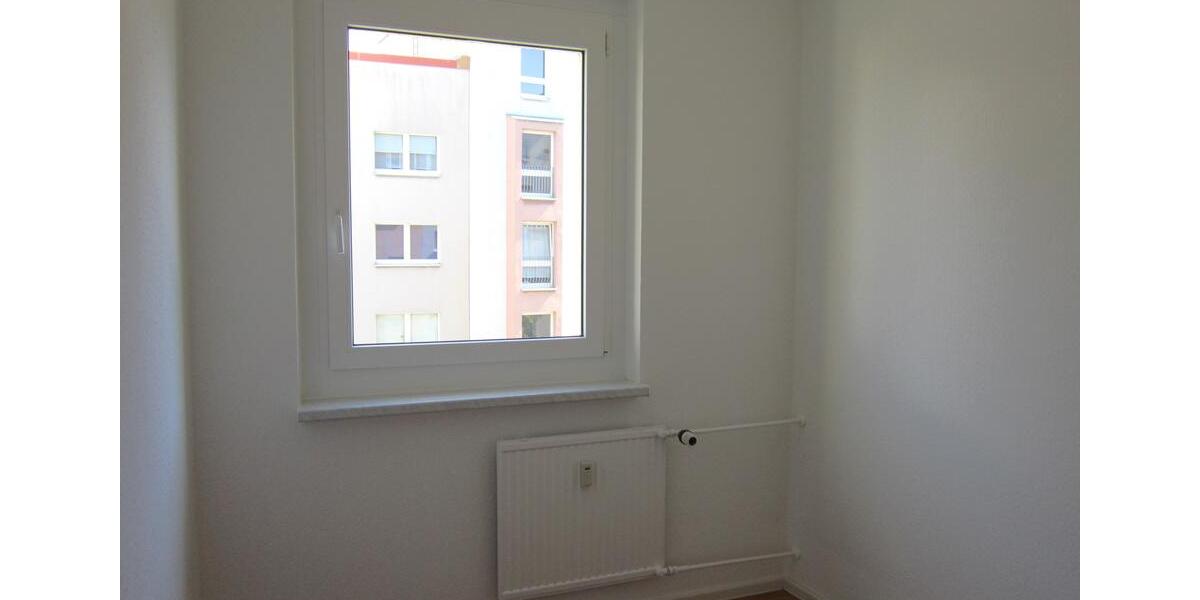 Etagenwohnung Crimmitschau - 4 Zimmer, 87 m&sup2;, 520&euro; | Angebot:19635396