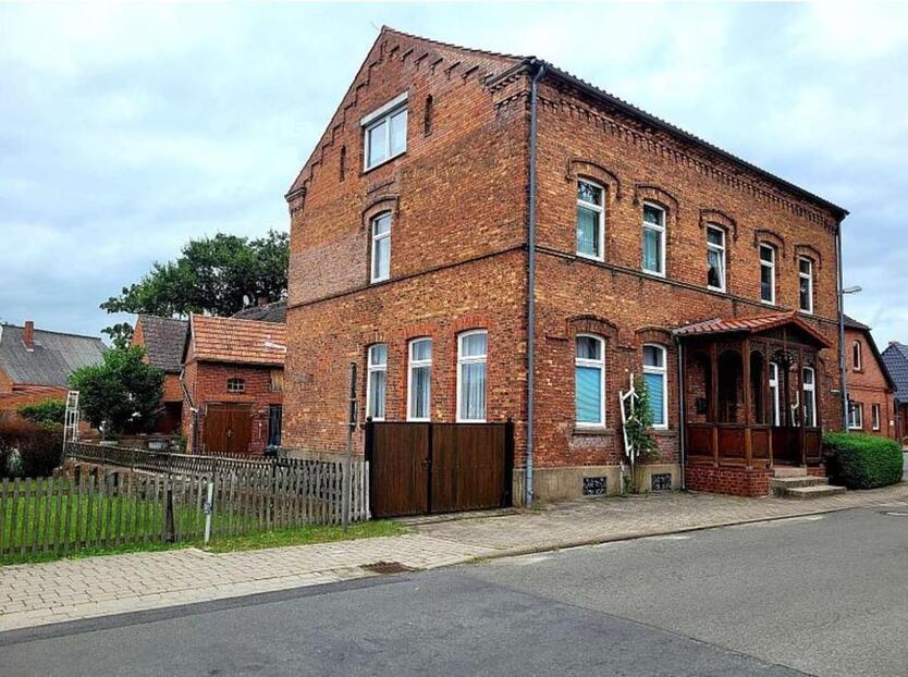 220qm - 8 Zimmer - 2 Bäder Wohnung zu vermieten