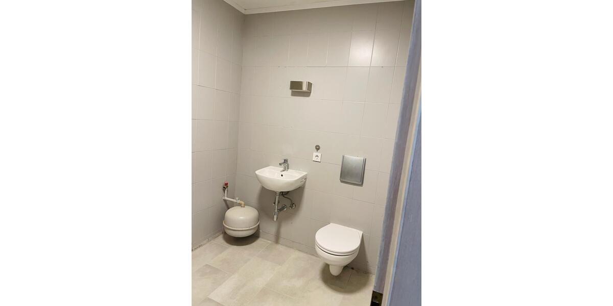 Dachgeschoßwohnung Neustadt bei Coburg - 4 Zimmer, 135 m&sup2;, 895&euro; | Angebot:26705080