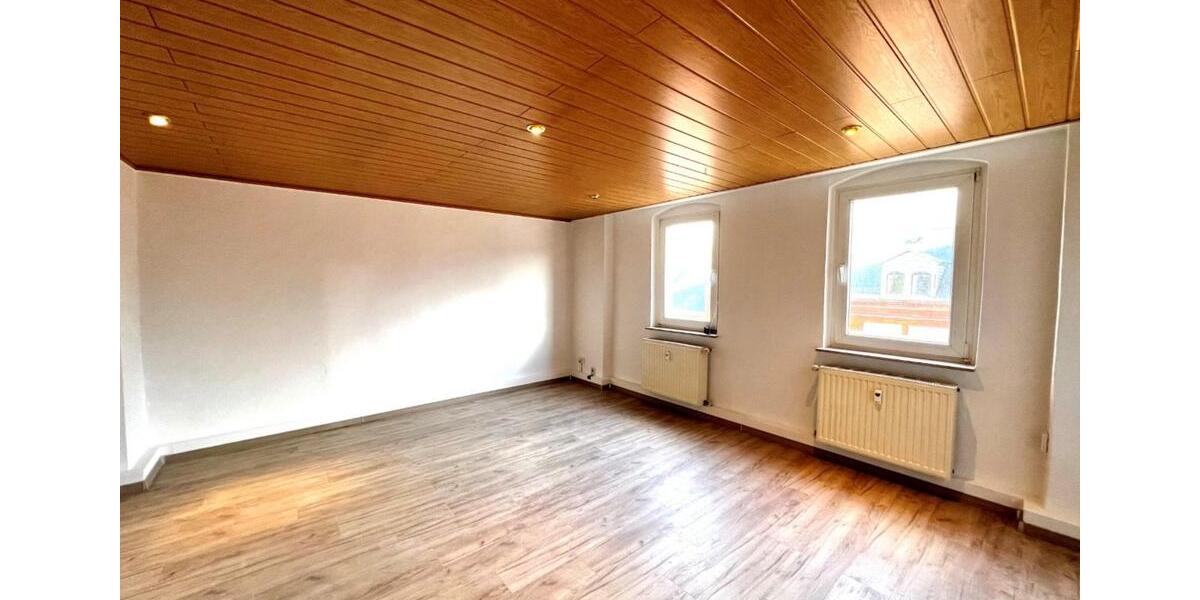 Dachgeschoßwohnung Aue-Bad Schlema Bad Schlema - 3 Zimmer, 75 m&sup2;, 365&euro; | Angebot:23728206