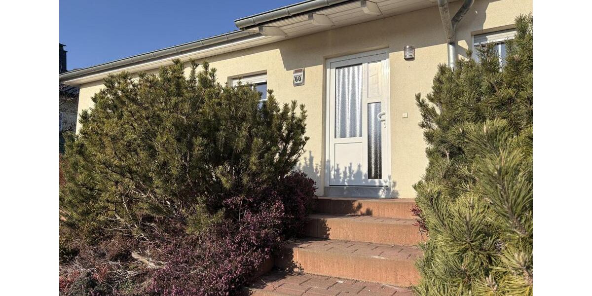 Einfamilienhaus Zwickau Cainsdorf - 3 Zimmer, 95 m&sup2;, 1.300&euro; | Angebot:24963886