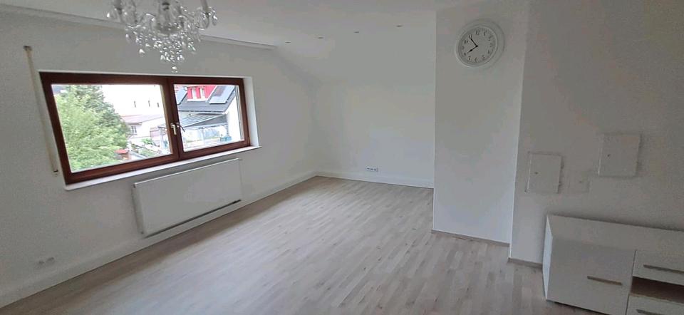 Dachgeschoßwohnung Zimmern ob Rottweil - 3 Zimmer, 61 m&sup2;, 700&euro; | Angebot:24373591