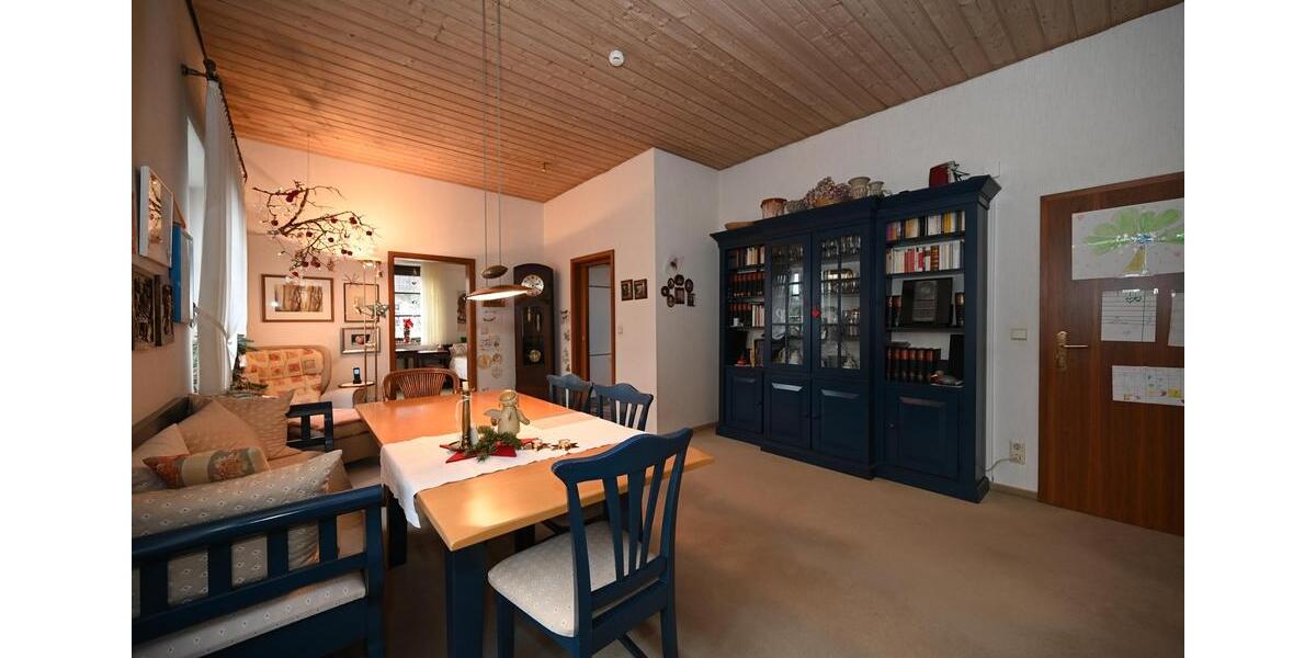 Erdgeschoßwohnung Pyrbaum - 4 Zimmer, 165 m&sup2;, 1.450&euro; | Angebot:26225856